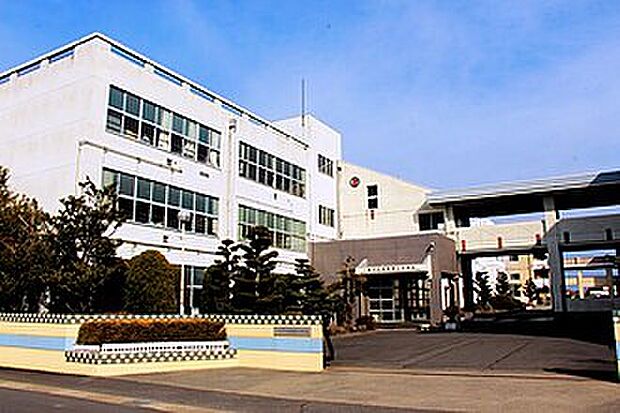 一宮市立尾西第三中学校(約800m)