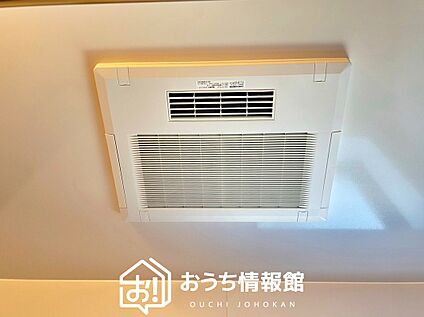 電気式浴室暖房換気乾燥機