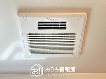 電気式浴室暖房換気乾燥機