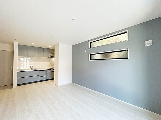 【LDK 13帖:2号棟】
リビング階段設計によって会話の機会が増え、家族間の絆が深まりやすい造り。