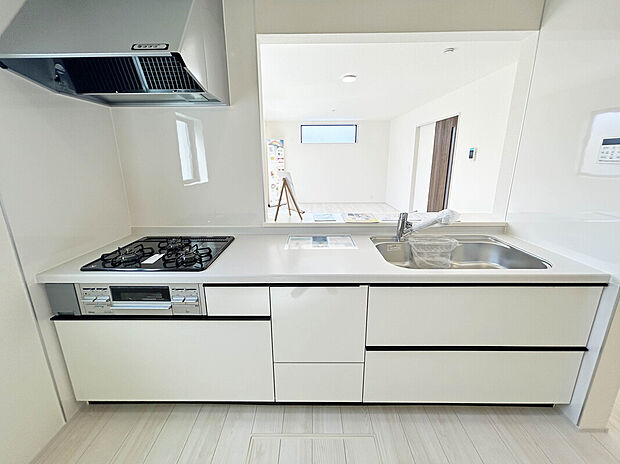 【Kitchen:1号棟】
住宅性能表示制度6項目最高等級取得、設計・建設性能評価書を取得。揺れに強く、断熱性・省エネ性能に優れた物件。