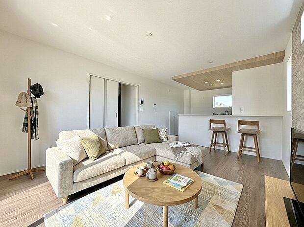 【建物プラン例:LDK】
「東京環状」へのアクセスが良好。八王子・青梅・町田方面への移動がスムーズで、通勤・通学はもちろん、休日のレジャーやショッピングにも便利な立地!