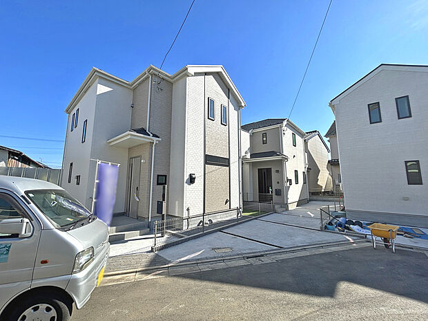 【【外観:2月撮影】】全棟カースペース2台分確保されたゆとりある敷地。
LDK16帖超×4部屋の広々とした間取りで水回りが集約されている家事効率を考えられたプランとなっております。