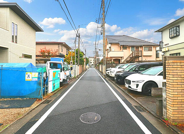 【【前面道路】】幼稚園や保育園、小学校など教育施設が徒歩10分圏内に複数点在しており、共働きの子育て世帯でも安心して暮らせます！