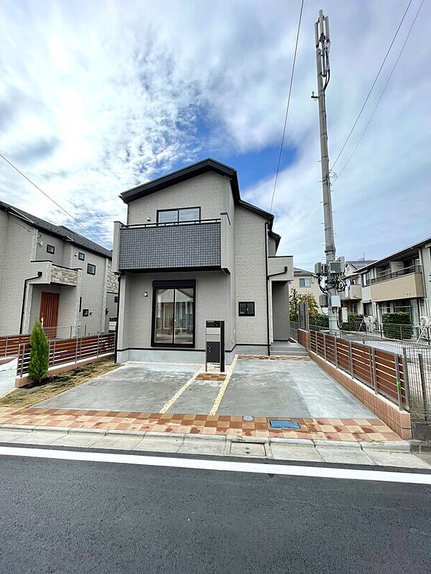 【【外観：1号棟】】耐震等級3×制震ダンパーで繰り返す地震に強い住まい！
永く安心して暮らすことができます。