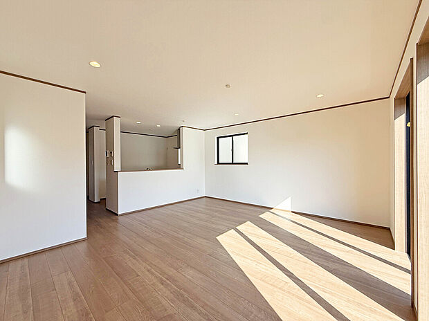 【【Room:A号棟】】4LDKファミリープランのため、一人一部屋自分だけの空間を持つことが可能。