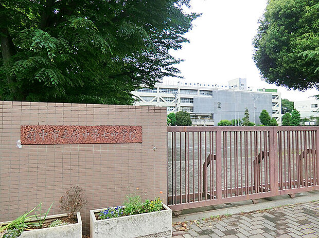 府中市立府中第七中学校(約630m)