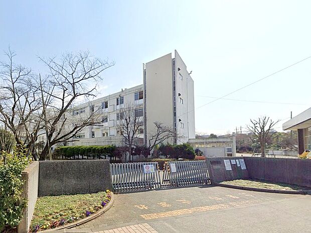 多摩市立多摩中学校（約850m）
