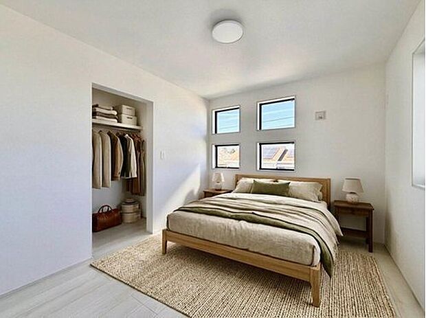 【【建物プラン例】】開放的な110m2(約33坪)の南向きで、陽当たり・通風良好な敷地。
建売販売では叶えられないプラン・カラーセレクトのご相談可能。建築条件はずしもご相談可能です。