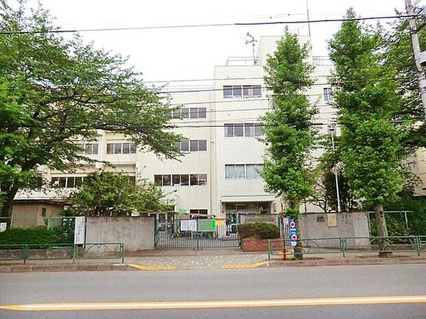 日野市立旭が丘小学校(約650m)