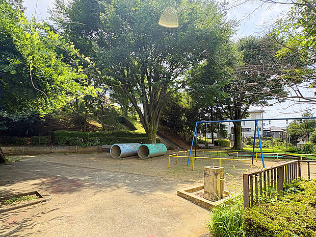 殿入北公園(約130m)