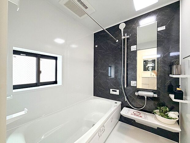 【【建物プラン例:Bath Room】】足を伸ばしてゆったりと浸かれるのはもちろん、洗い場も広さがあるので立ったりしゃがんだりする動作もスムーズに行えます。