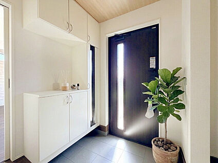【建物プラン例：Entrance】