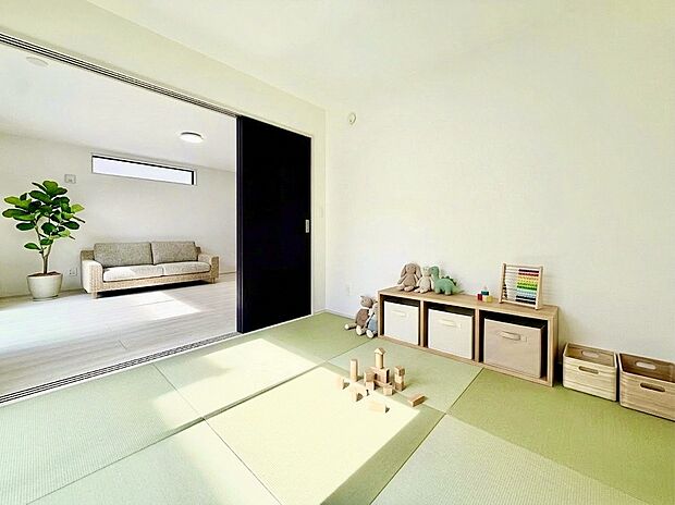 【【建物プラン例:Room】】敷地を最大限に生かしたプランをご提案。プラン・カラーセレクトのご相談可能なので予算を抑えつつ、より理想に近い住まいを建築可能です。建物面積:96m2|建物参考価格:2003万円