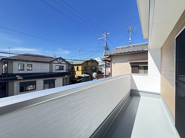 【バルコニー】寝室に面しているバルコニー