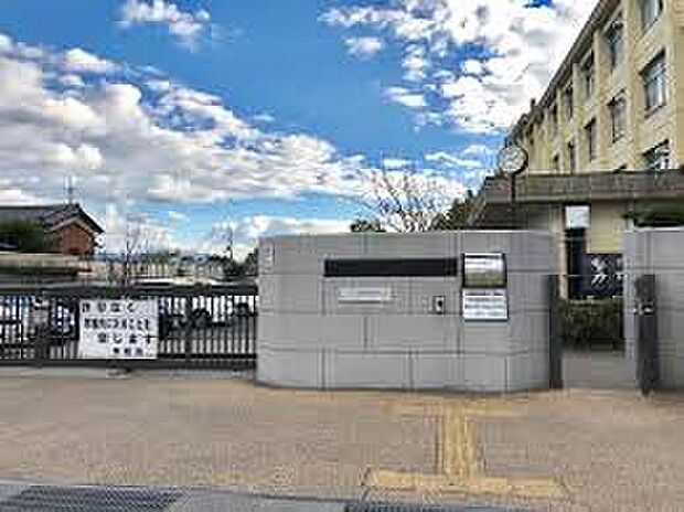 都南中学校（約2,500m）