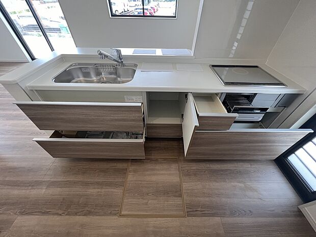 【４号棟キッチン】引き出し収納が使いやすいキッチン