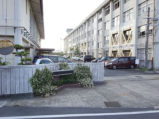 橿原市立大成中学校（約125m）