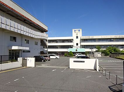  橿原市立畝傍北小学校 383ｍ