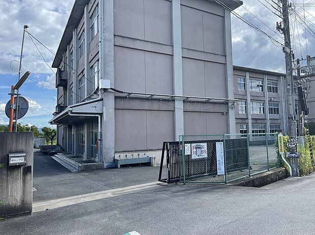 桜井市立纒向小学校(約882m)