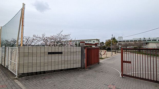 田原本町立田原本小学校（約682m）