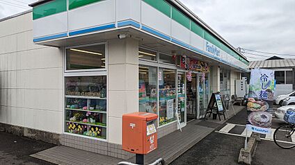  ファミリーマート 桜井薬師町店 403ｍ