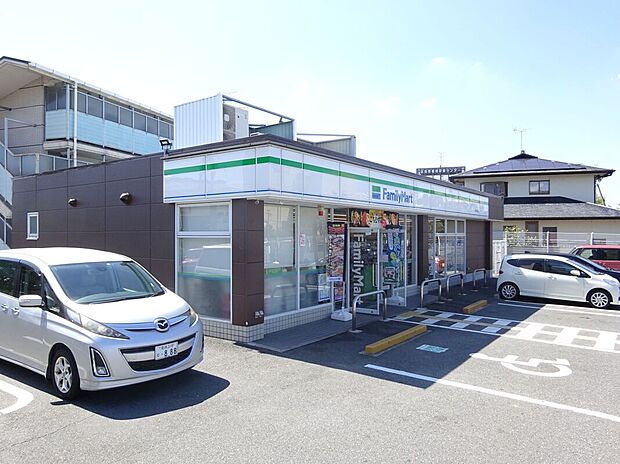 ファミリーマート 橿原四条店(約598m)