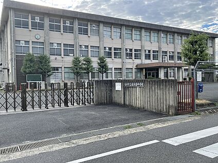 桜井市立桜井西中学校 1088ｍ
