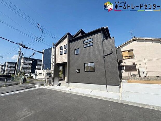 【現地外観写真】
近鉄南大阪線「高田市」駅まで徒歩14分♪