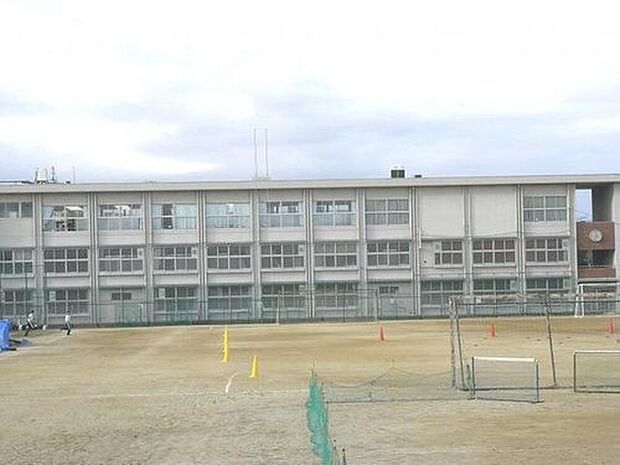 田原本町立田原本中学校（約1,300m）
