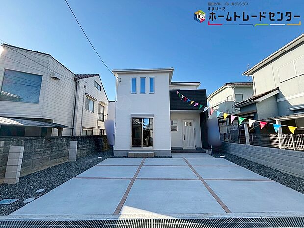 【駐車場】カースペース3台分ございます（車種によります）ので、家族分の自転車を駐輪したり、来客用の駐車スペースとしてもお使いいただけます♪