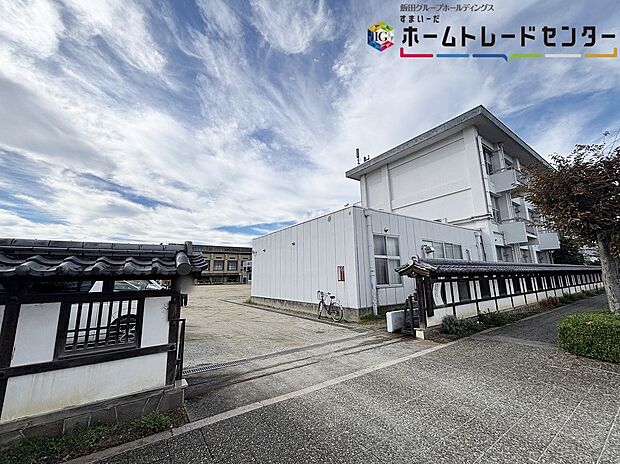 橿原市立今井小学校(約700m)