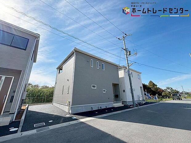 【【現地外観写真】※2号棟】採光良好且つ、風通しも良く、快適に暮らせるお住まいです♪これから徐々に家の骨組みが出来上がっていきます。どんな家が建つのか楽しみですね♪