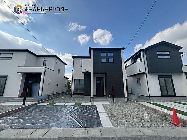 【【現地外観写真】（2号棟）】気になった物件すぐにご見学対応させていただきます♪平日・お仕事帰りなど、いつでもご案内可能です♪周辺環境と併せて、実際に現地をご確認ください♪