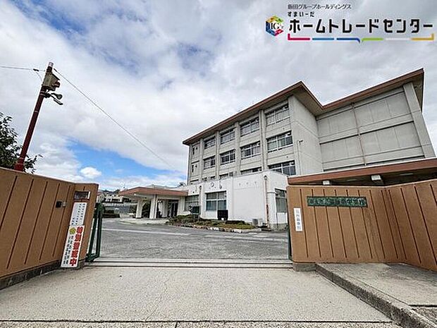 奈良市立富雄南中学校(約1,160m)