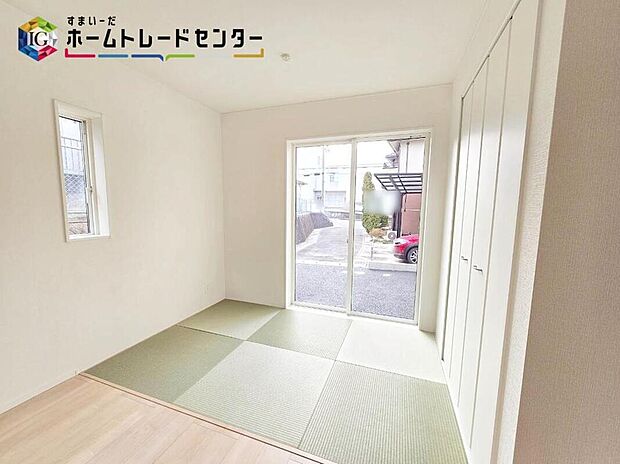 【【タタミコーナー】】タタミコーナーはライフスタイルによってリビングの延長としてお使いになることも、客間としてお使いになることもできますね。