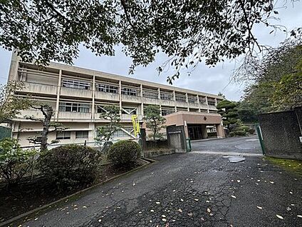 橿原市立畝傍中学校 2100m (徒歩27分)