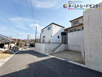 【前面道路含む現地写真】