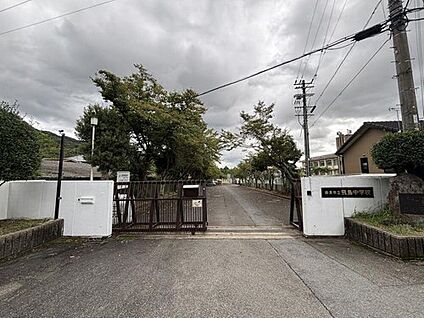 奈良市立飛鳥中学校 1810ｍ(徒歩23分)