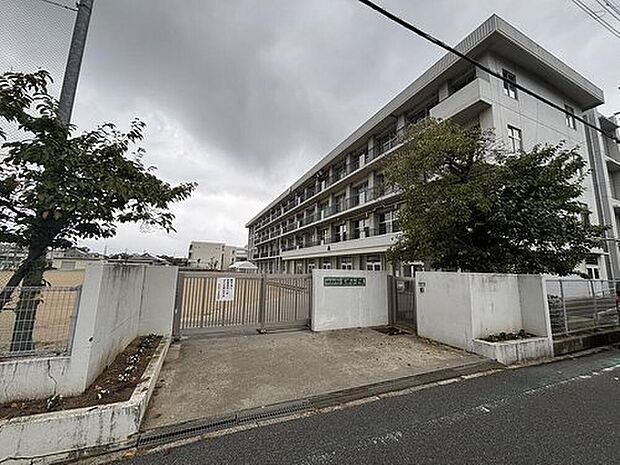 大和高田市立高田小学校(約510m)