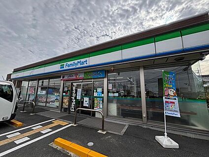 ファミリーマート郡山池之内店 1190m (徒歩15分・自転車で5分・車で3分)