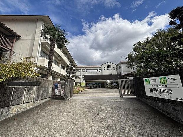 生駒市立緑ケ丘中学校（約1,000m）