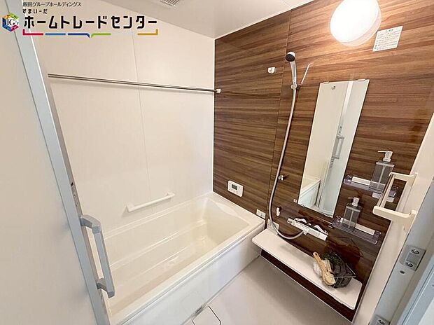 【浴室】落ち着いた雰囲気のゆったり寛げるバスルーム。毎日のバスタイムが楽しみになりそうです。