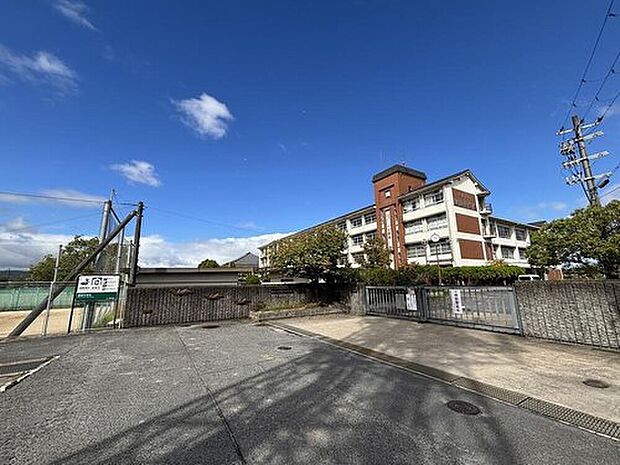 奈良市立都跡中学校（約1,400m）