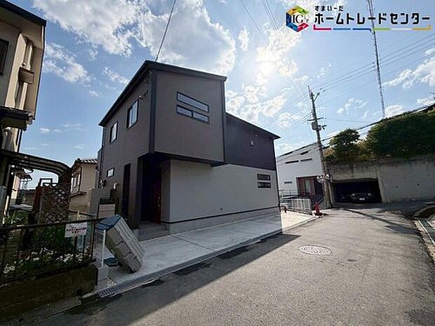 【現地外観写真】◇近鉄生駒線「平群」駅まで徒歩9分♪
☆長期優良住宅認定物件！オール電化のお住まいです☆
☆ZEH水準を満たした省エネ高性能住宅！