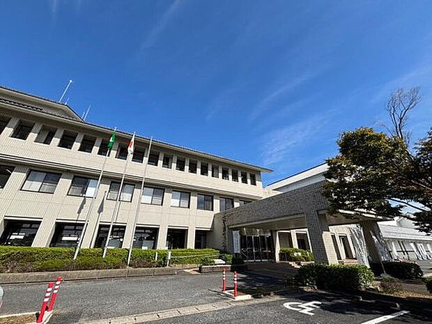 川西町立図書館（約700m）
