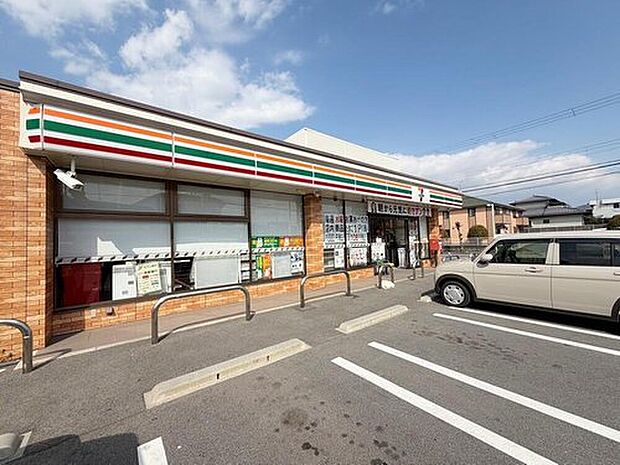 セブンイレブン香芝西真美店(約993m)