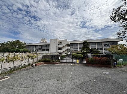 上牧町立上牧小学校 1900m (徒歩24分)