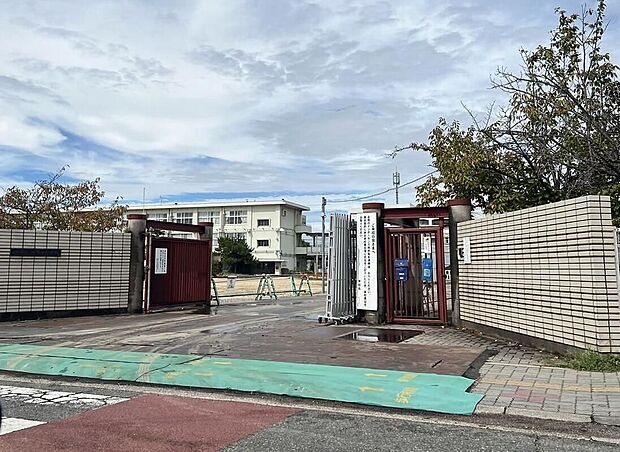 田原本町立田原本小学校(約870m)
