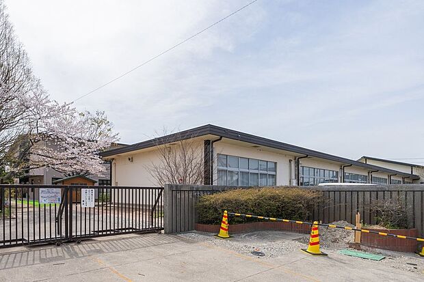 学校法人育英学園伊文保育園（約650m）